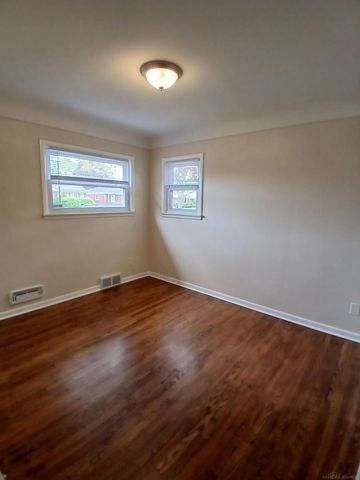 24675 Ridgecroft Avenue, Eastpointe, MI 48021