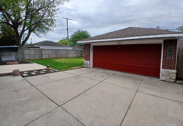 24675 Ridgecroft Avenue, Eastpointe, MI 48021