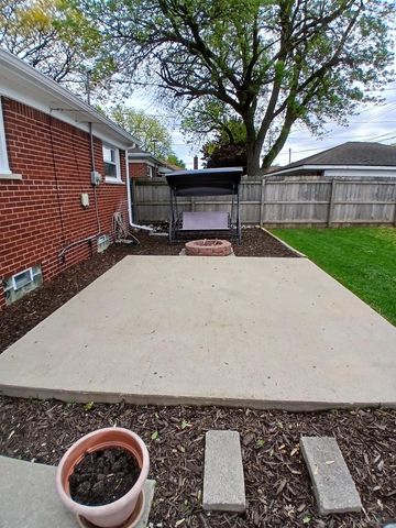 24675 Ridgecroft Avenue, Eastpointe, MI 48021