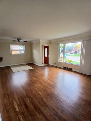 24675 Ridgecroft Avenue, Eastpointe, MI 48021
