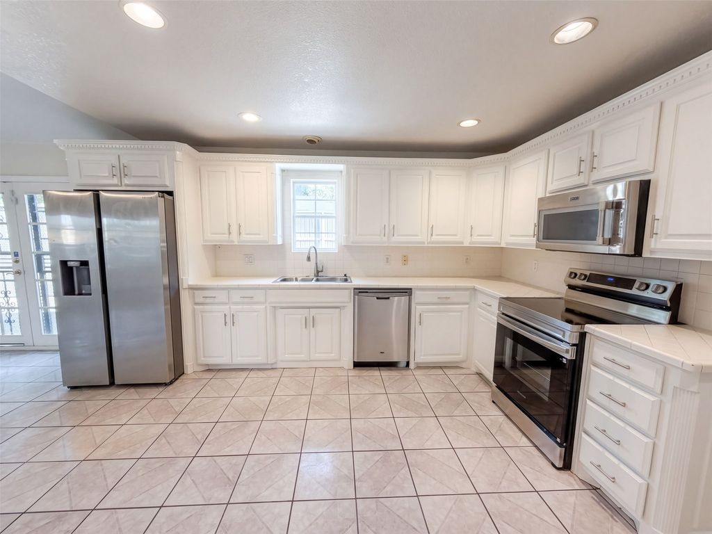 404 Vincent Street, Cedar Hill, TX 75104 — photo 2