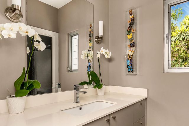 608 W Annie ST A, Austin, TX 78704