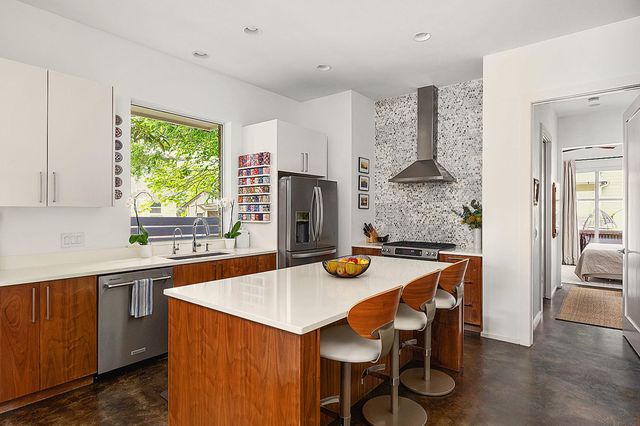 608 W Annie ST A, Austin, TX 78704