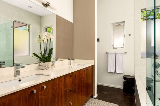 608 W Annie ST A, Austin, TX 78704