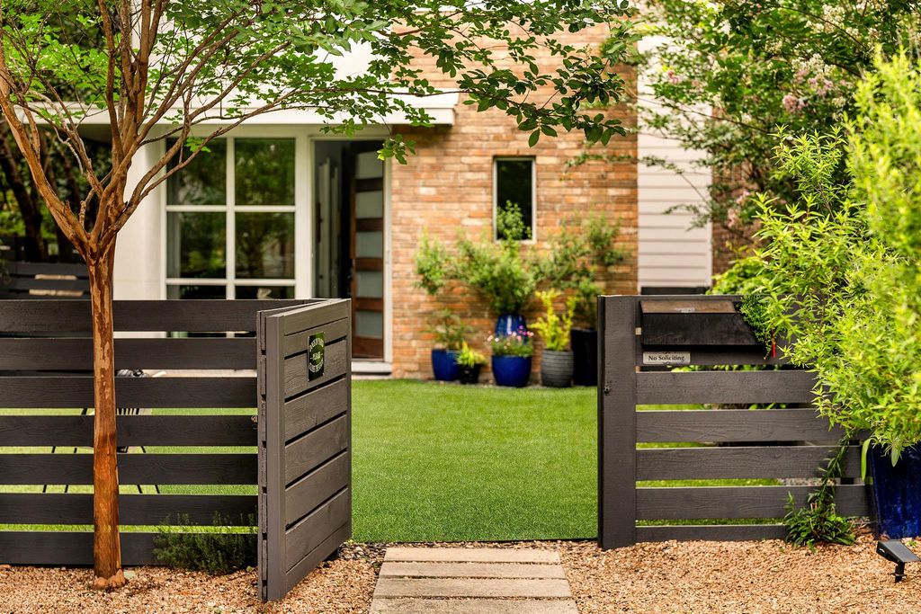 608 W Annie ST A, Austin, TX 78704