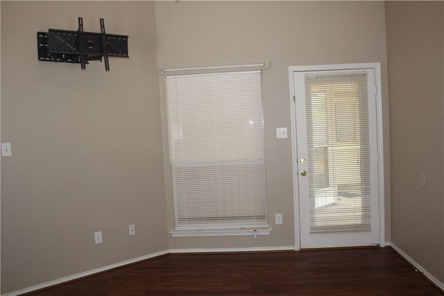 821 Lowe Drive, Cedar Hill, TX 75104