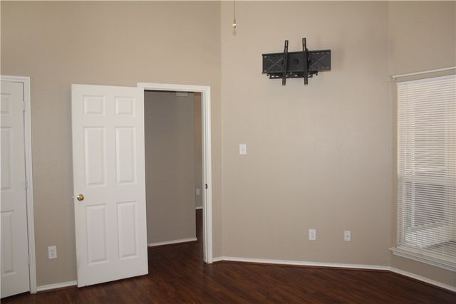 821 Lowe Drive, Cedar Hill, TX 75104