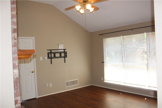 821 Lowe Drive, Cedar Hill, TX 75104