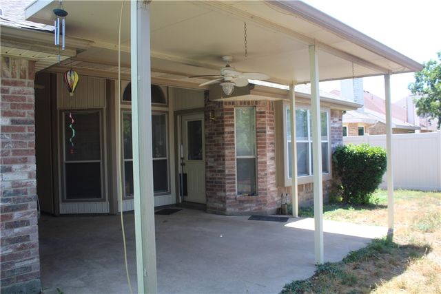 821 Lowe Drive, Cedar Hill, TX 75104