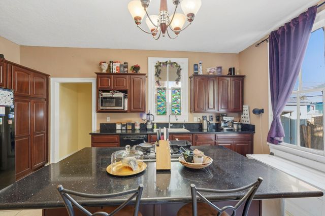 1727 Ursuline Street, Galveston, TX 77550