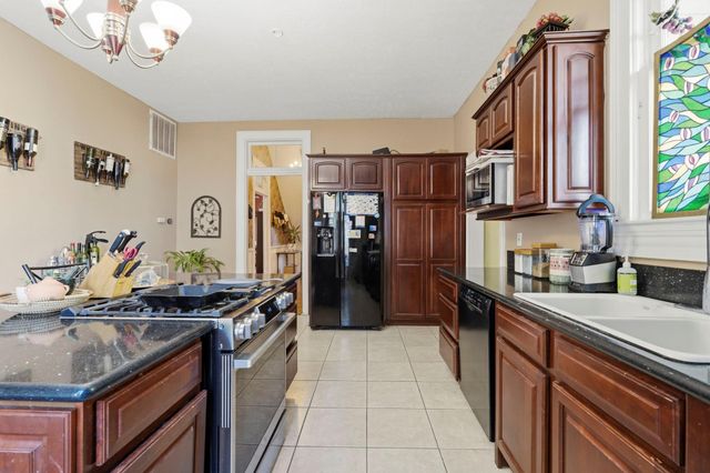 1727 Ursuline Street, Galveston, TX 77550