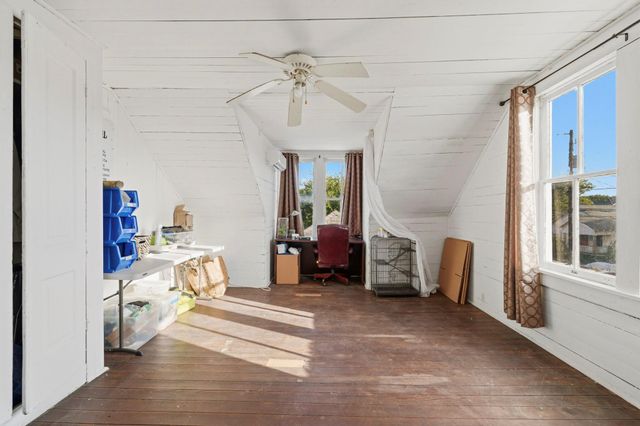 1727 Ursuline Street, Galveston, TX 77550