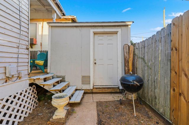 1727 Ursuline Street, Galveston, TX 77550