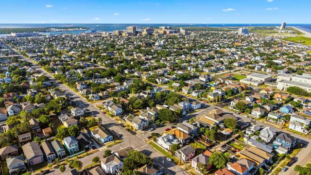 1727 Ursuline Street, Galveston, TX 77550