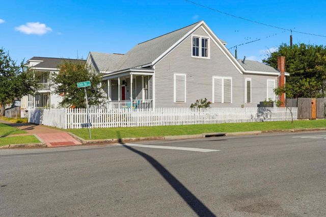 1727 Ursuline Street, Galveston, TX 77550