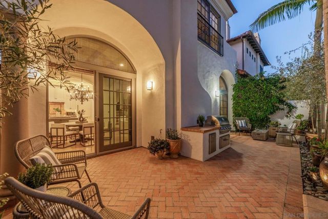 937 F Ave, Coronado, CA 92118