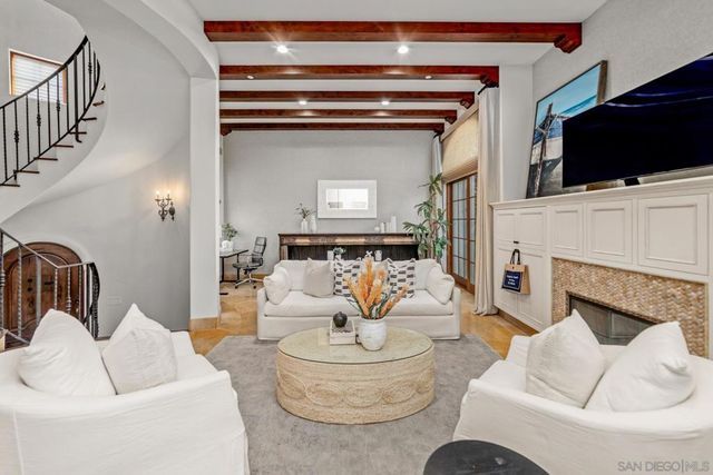 937 F Ave, Coronado, CA 92118