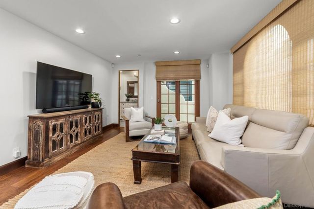 937 F Ave, Coronado, CA 92118