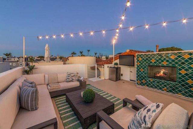 937 F Ave, Coronado, CA 92118