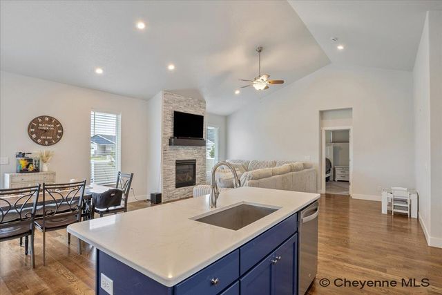 2200 ARROWLEAF DR, Cheyenne, WY 82007