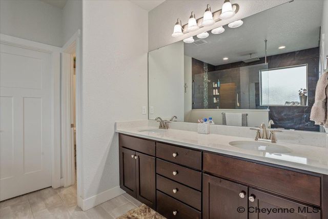 2200 ARROWLEAF DR, Cheyenne, WY 82007