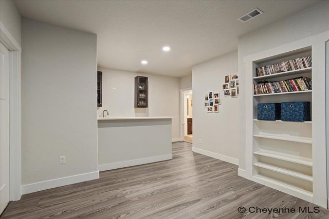 2200 ARROWLEAF DR, Cheyenne, WY 82007