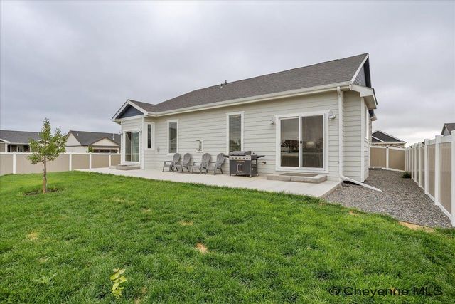 2200 ARROWLEAF DR, Cheyenne, WY 82007