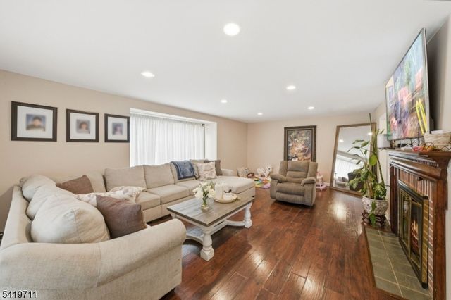 125 Linden Ave, Bound Brook Boro, NJ 08805