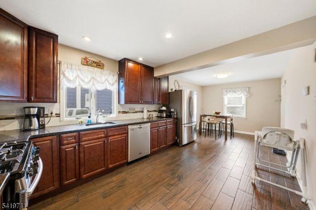 125 Linden Ave, Bound Brook Boro, NJ 08805