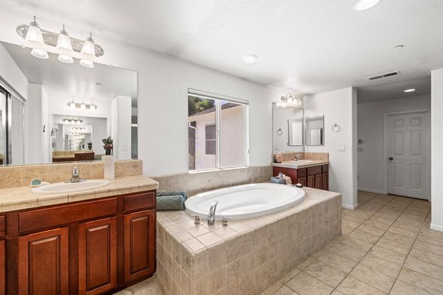 1198 Davmore Ln, Lincoln, CA 95648