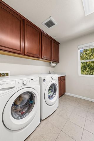 1198 Davmore Ln, Lincoln, CA 95648