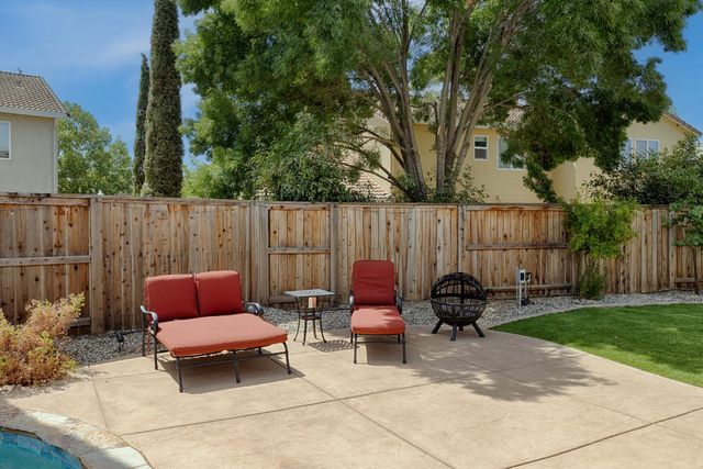 1198 Davmore Ln, Lincoln, CA 95648