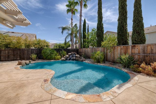 1198 Davmore Ln, Lincoln, CA 95648