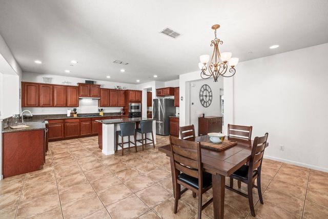 1198 Davmore Ln, Lincoln, CA 95648