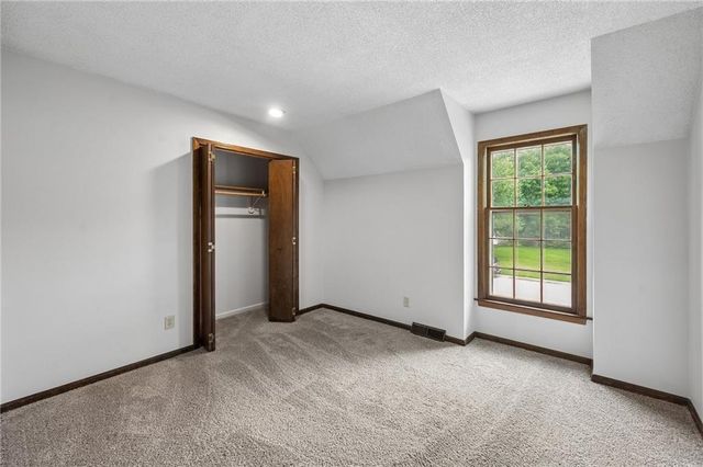 6804 N Agnes Avenue, Gladstone, MO 64119
