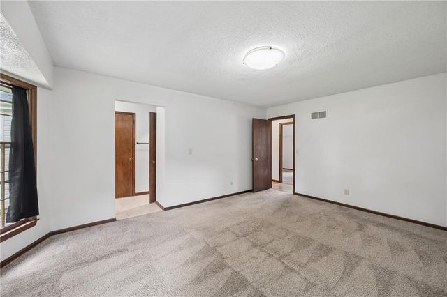 6804 N Agnes Avenue, Gladstone, MO 64119