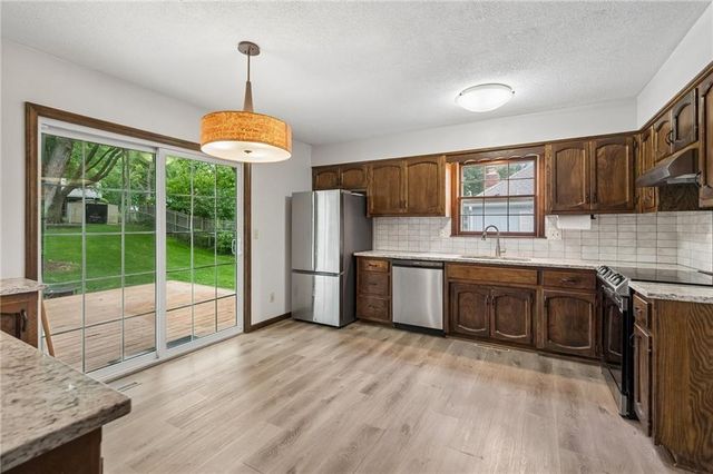 6804 N Agnes Avenue, Gladstone, MO 64119