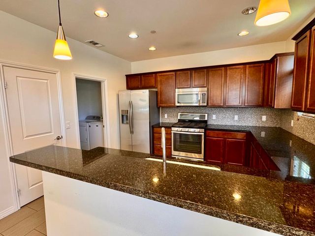 52065 Graythorn Way, La Quinta, CA 92253