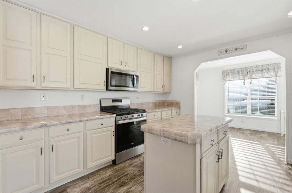 14 Hagop Road, Salem, NH 03079