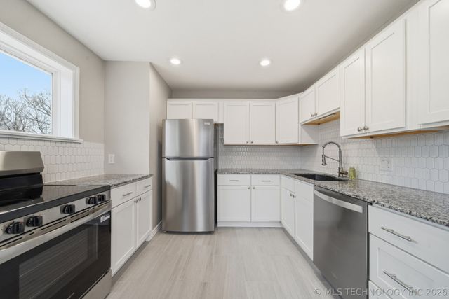 1226 Forest Lane, Catoosa, OK 74015