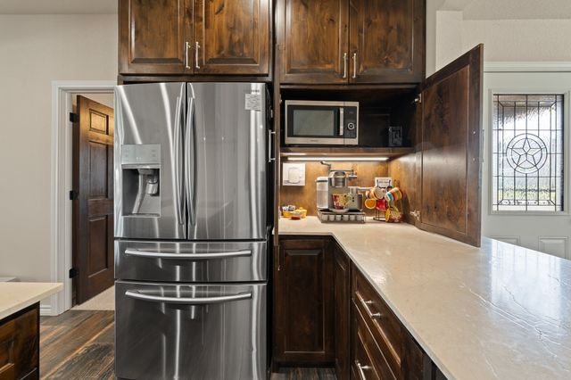4515 E Renfro Street, Alvarado, TX 76009