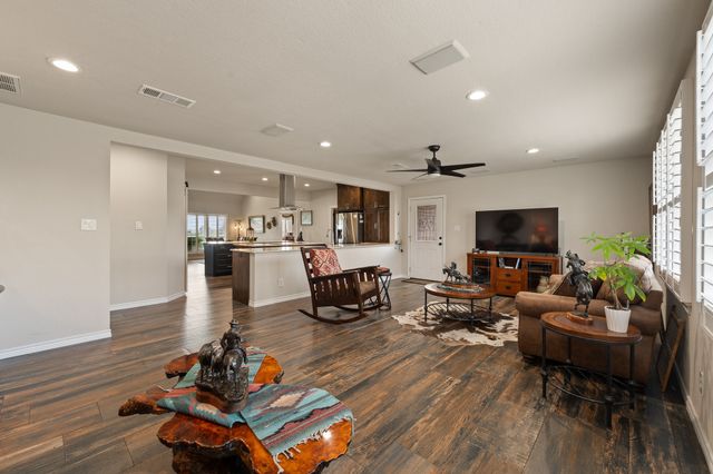 4515 E Renfro Street, Alvarado, TX 76009