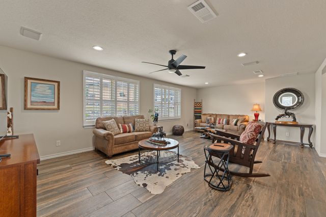 4515 E Renfro Street, Alvarado, TX 76009