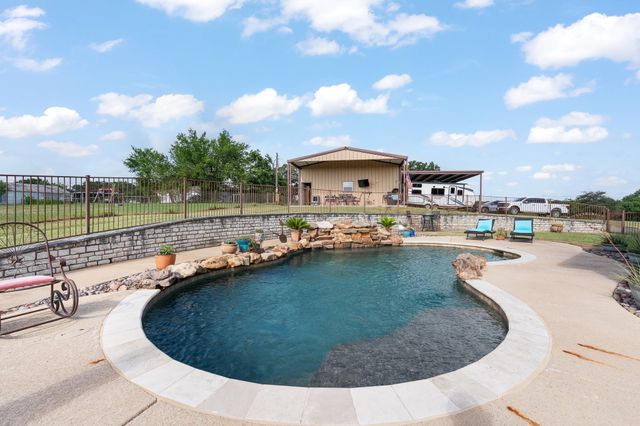4515 E Renfro Street, Alvarado, TX 76009