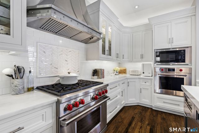 2 Old Church Road 1, Greenwich, CT 06830