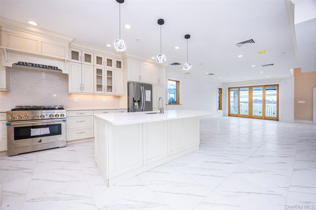 10-42 Utopia Parkway, Beechhurst, NY 11357