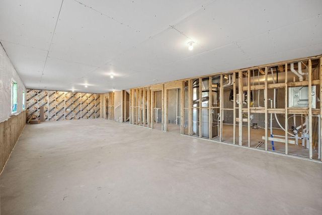 887 Laurel Court, Chaska, MN 55318