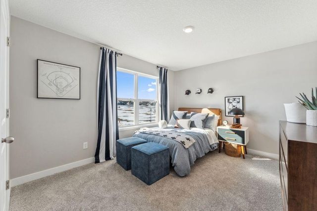 887 Laurel Court, Chaska, MN 55318