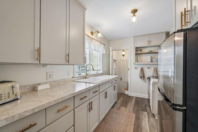 5726 S 113th STREET, Hales Corners, WI 53130