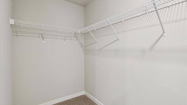 5704 152nd Street, Urbandale, IA 50111